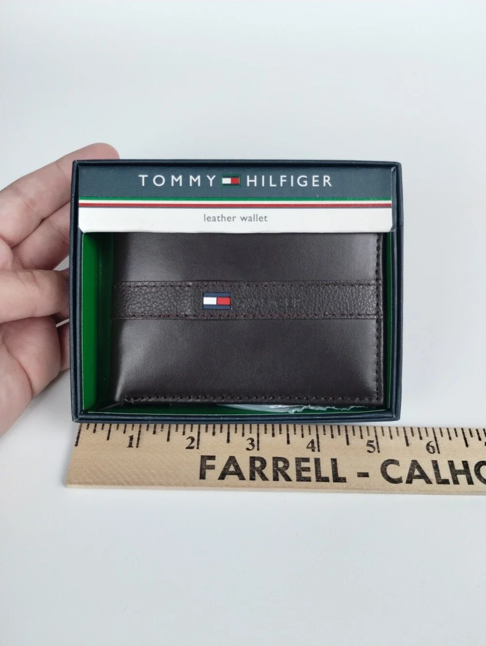 Tommy Hilfiger Mens Genuine Leather Passcase Wallet Ranger Bifold Brown